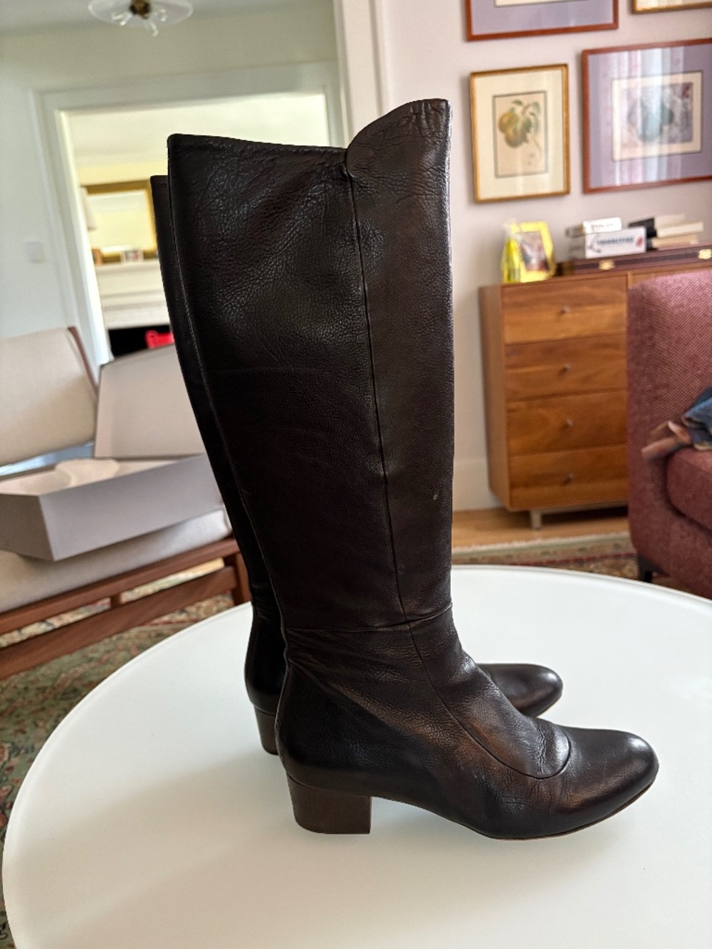 coclico black leather round toe inside zip tall boot sz 37.5 euc